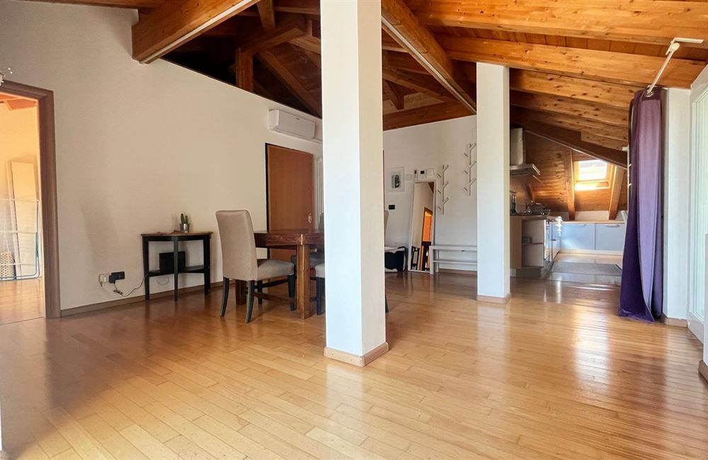 TRENTO  ULTIMO PIANO CON DUE SPAZIOSI TERRAZZI - Vendita Appartamento 2 stanze  Trento