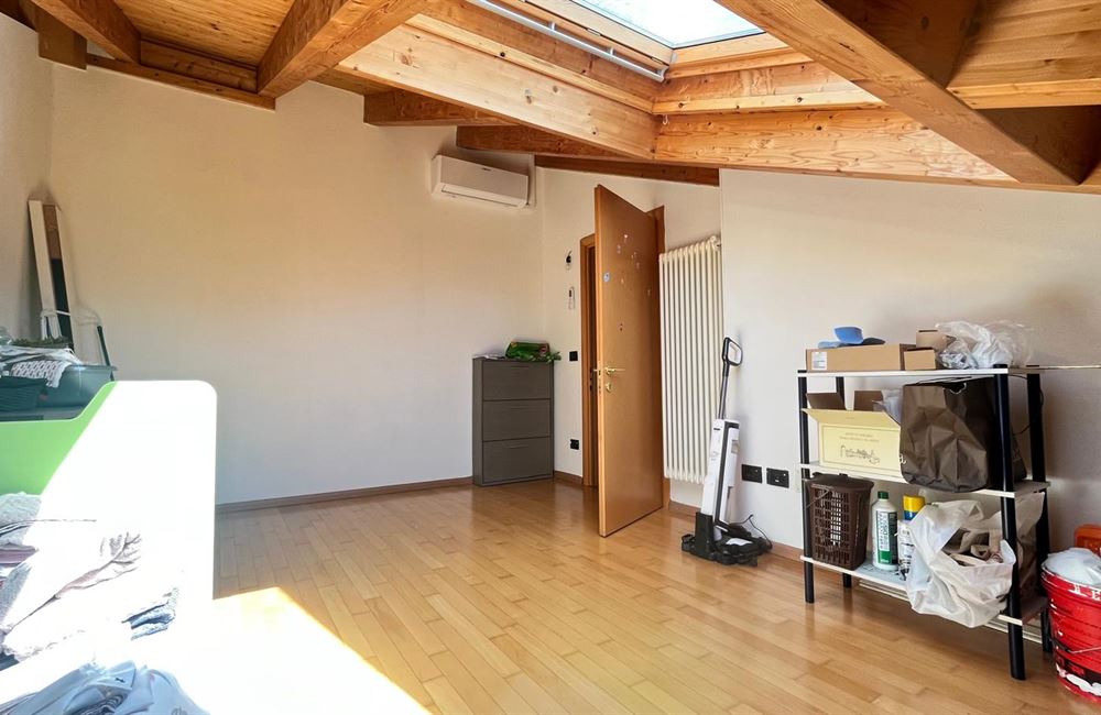 TRENTO  ULTIMO PIANO CON DUE SPAZIOSI TERRAZZI - Vendita Appartamento 2 stanze  Trento