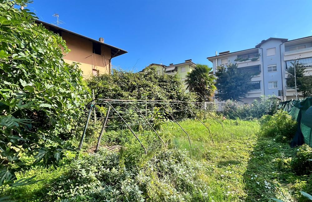 SOLUZIONE INDIPENDENTE LIBERA SU TRE LATI  - Vendita Schiera  Trento