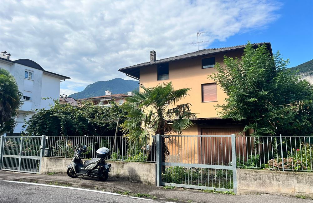 SOLUZIONE INDIPENDENTE LIBERA SU TRE LATI  - Vendita Schiera  Trento