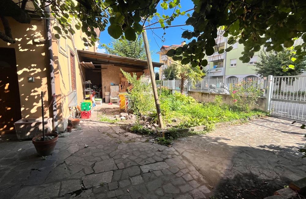 SOLUZIONE INDIPENDENTE LIBERA SU TRE LATI  - Vendita Schiera  Trento