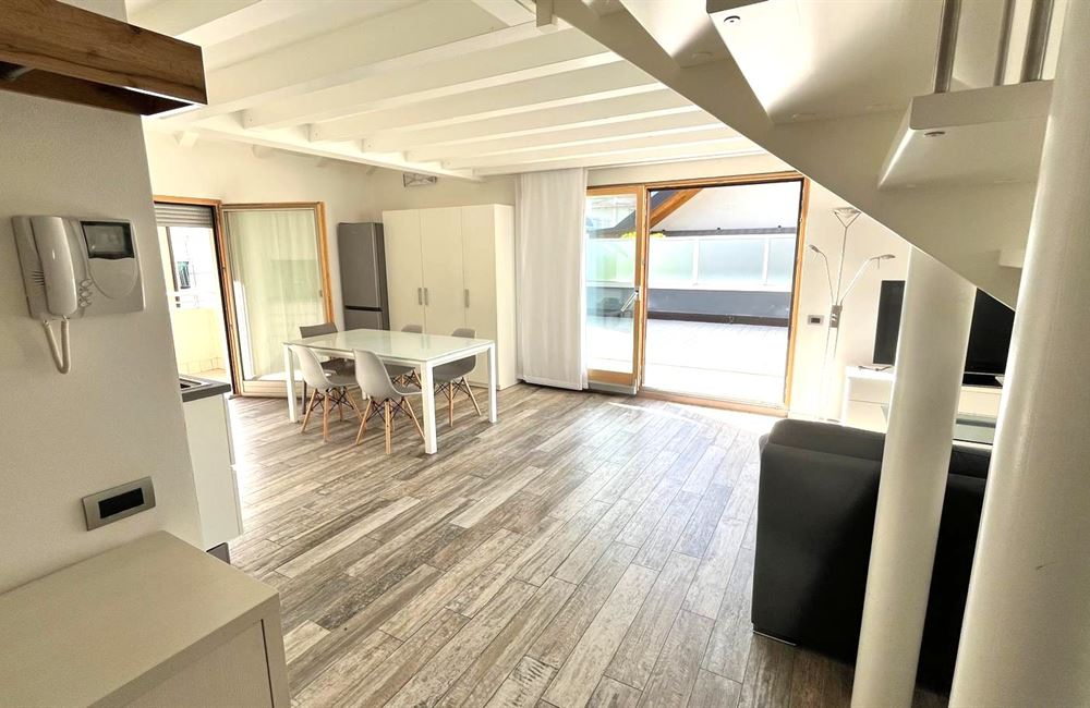 ELEGANTE DUPLEX IN CITTA' - Vendita Appartamento 3 stanze  Trento