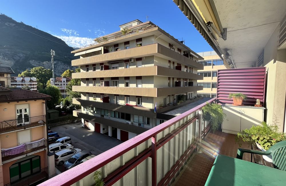 VIA VERDI VENDESI NUDA PROPRIETA' DI AMPIO APPARTAMENTO ZONA UNIVERSITARIA - Vendita Appartamento 3 stanze  Trento