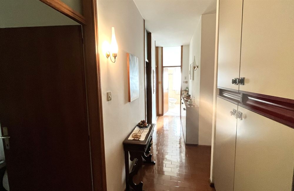 VIA VERDI VENDESI NUDA PROPRIETA' DI AMPIO APPARTAMENTO ZONA UNIVERSITARIA - Vendita Appartamento 3 stanze  Trento