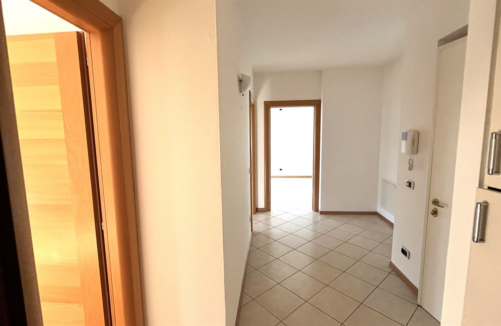 LAVIS  DUE STANZE  CON GARAGE E CANTINA - Vendita Appartamento 2 stanze  Lavis