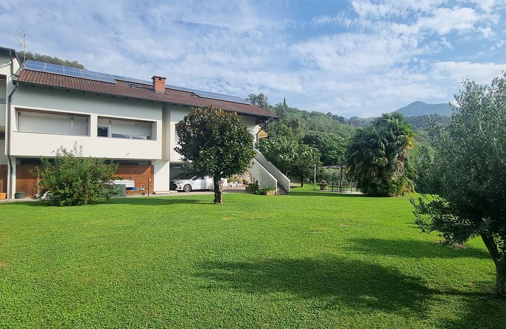 VILLA BIFAMILIARE IN POSIZIONE PANORAMICA E SOLEGGIATA - Vendita Villa  Trento