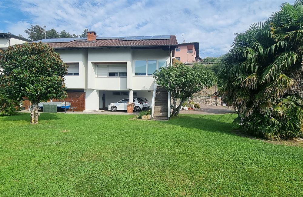 VILLA BIFAMILIARE IN POSIZIONE PANORAMICA E SOLEGGIATA - Vendita Villa  Trento