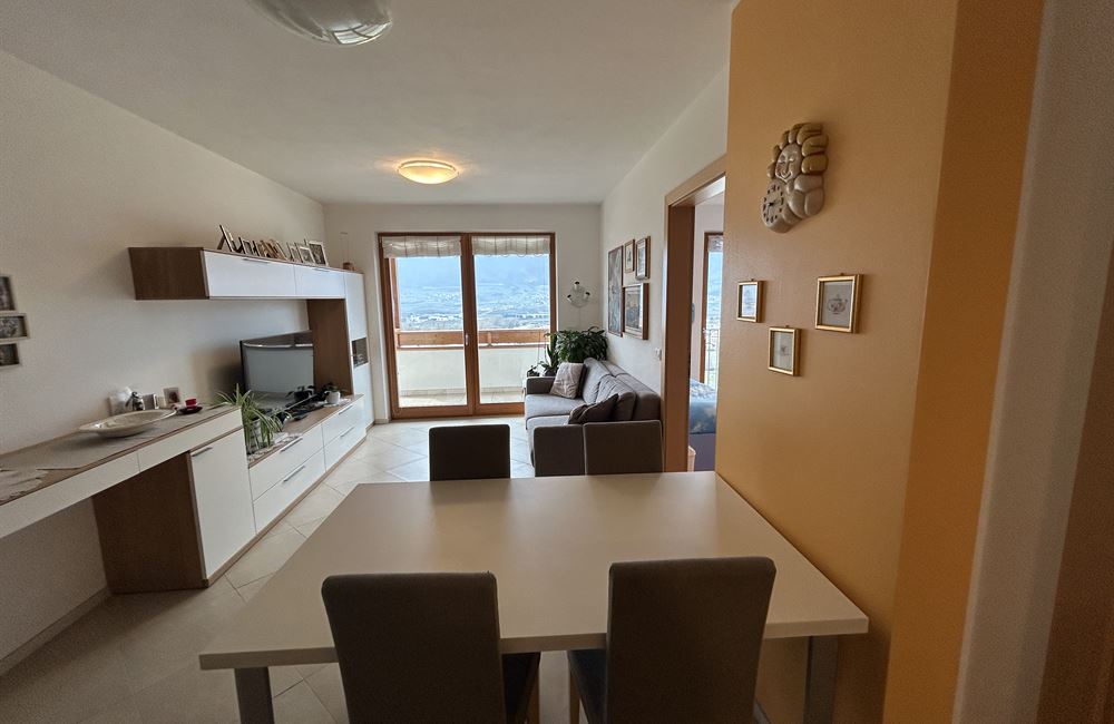 EGNA TRE STANZE CON GARAGE E CANTINA - Vendita Appartamento 3 stanze  Bolzano