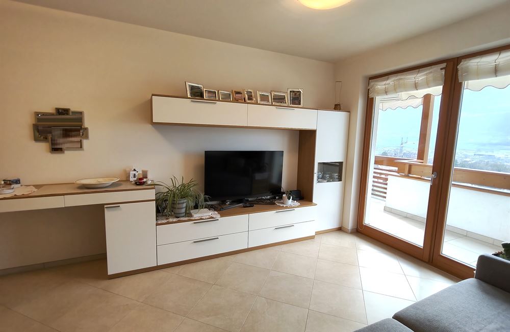 EGNA TRE STANZE CON GARAGE E CANTINA - Vendita Appartamento 3 stanze  Bolzano