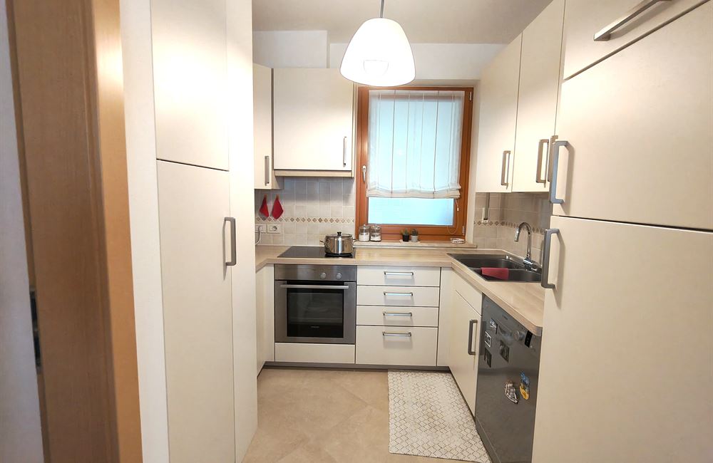 EGNA TRE STANZE CON GARAGE E CANTINA - Vendita Appartamento 3 stanze  Bolzano