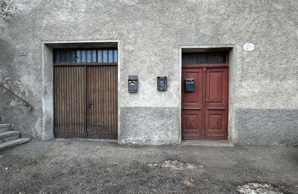 CASA CON DUE APPARTAMENTI SALORNO - Vendita Casa Singola SALORNO Atesina