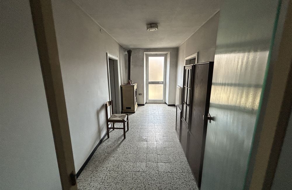 CASA CON DUE APPARTAMENTI SALORNO - Vendita Casa Singola SALORNO Atesina