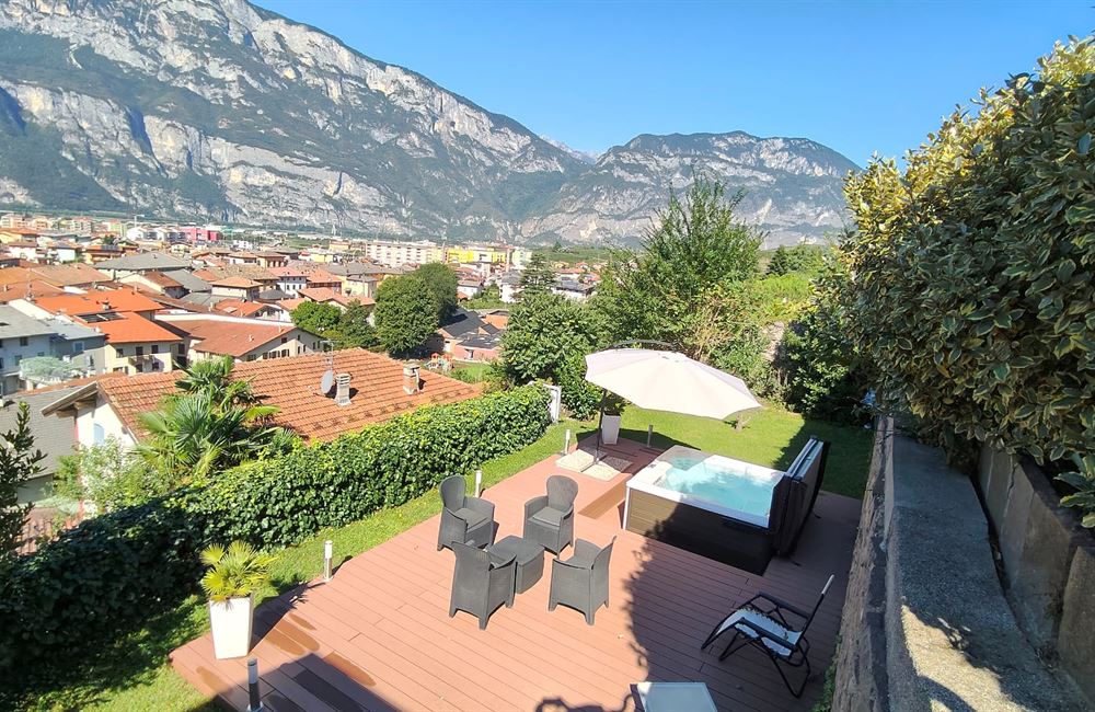 LAVIS CASA INDIPENDENTE RISTRUTTURATA CON VISTA PANORAMICA - Vendita Villa  Lavis