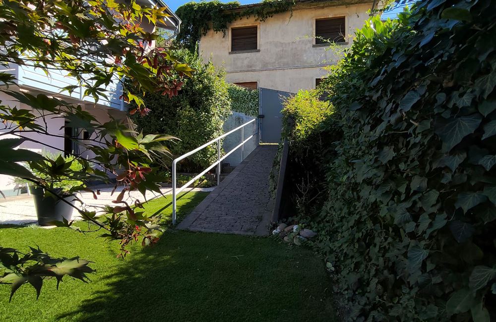 LAVIS CASA INDIPENDENTE RISTRUTTURATA CON VISTA PANORAMICA - Vendita Villa  Lavis